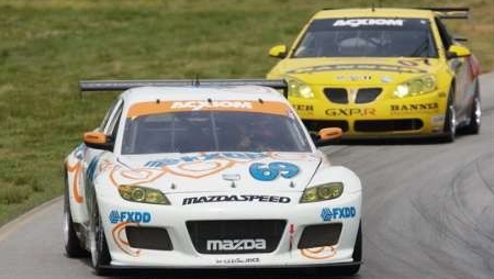 A 69-es SpeedSource Mazda RX-8  meglehetősen sokat szenvedett a futamon.