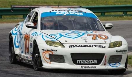 A Mazda RX-8 nagyon kiegyensúlyozott ezért vigyáz a gumikra is, hála többek között a viszonylag könnyű wankel rendszerű motorjának.