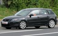 Utcán a MAZDA3 MPS.