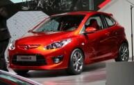 Mazda2 három ajtóval.