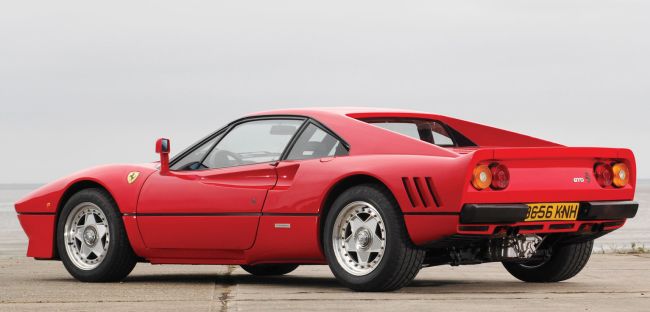 Ferrari 288 GTO.