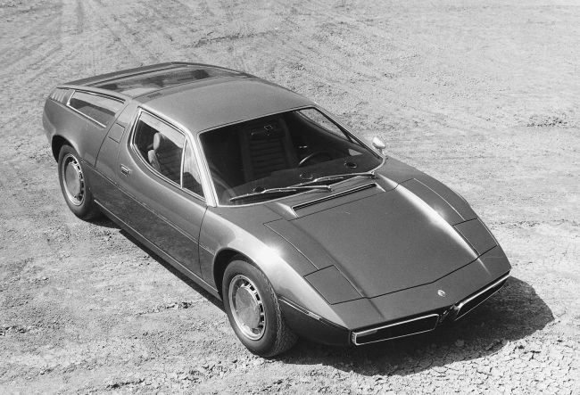 Maserati Bora.