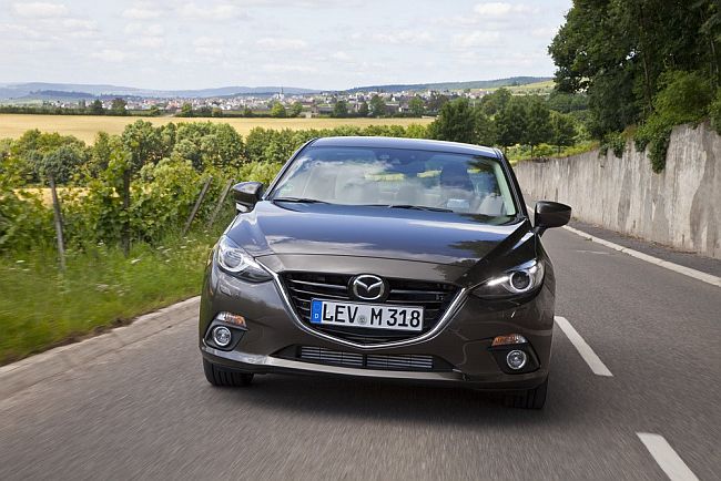 Mazda 3 Sedan 2014.