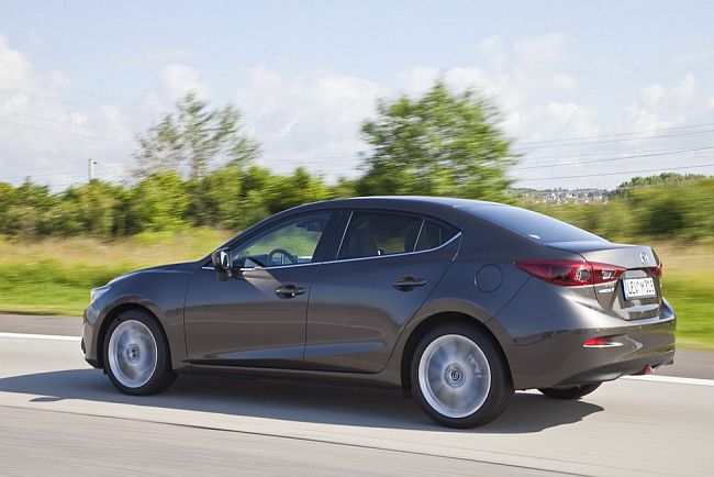 Mazda 3 Sedan 2014.