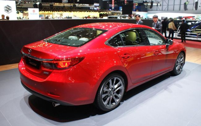 Frissített Mazda6 Genfben.