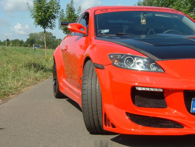 Mazda RX-8 felülszerelt turbófeltöltővel.