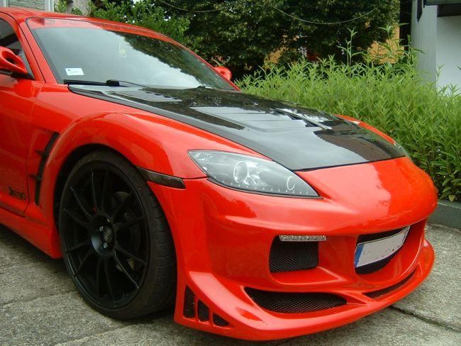 Mazda RX-8 felülszerelt turbófeltöltővel.