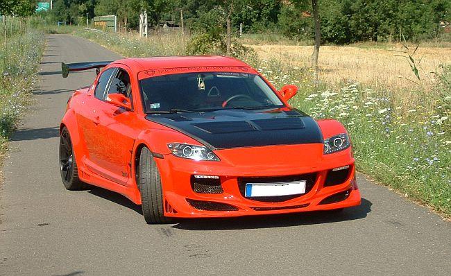 Mazda RX-8 felülszerelt turbóval.