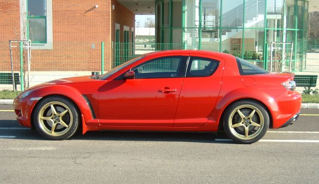 Mazda RX-8.