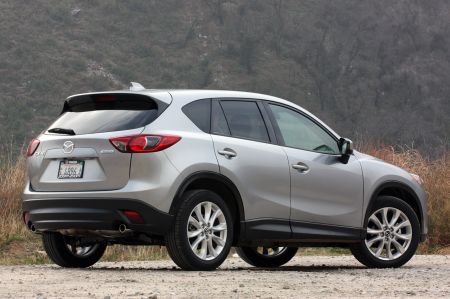 Mazda CX-5 ütközési teszt.