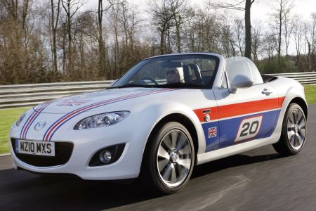 Mazda MX-5 Brit nemzeti színekben.