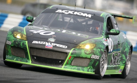 A Mazda RX-8 GT volánja mögött Patrick Duffy (Bobby a Dallasból).