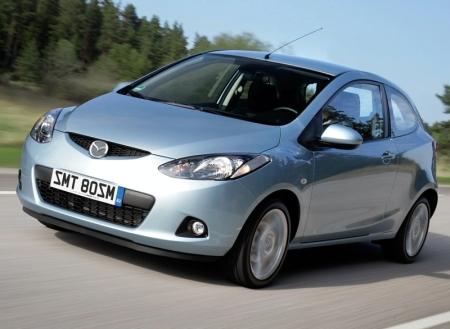 Az új mini Mazda a Mazda2 háromajtós kivitelénél is kisebb lesz.