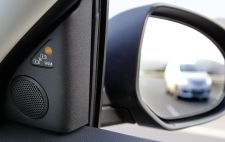Sávváltást segítő asszisztens is elérhető az új Mazda6-hoz.