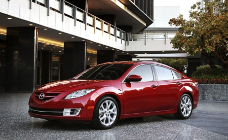 Egy a Hofu üzemben készült amerikai kivitelű új Mazda6.