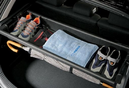 Mazda3 Sport felső tárolópolc a csomagtartóba: 28924,-Ft.