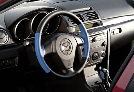 Mazda3 kék színbetétes kormánykerék: 103931,-Ft