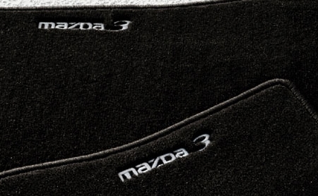 Mazda3 fekete szövet szőnyeg garnitúra felírattal:8640,-Ft 