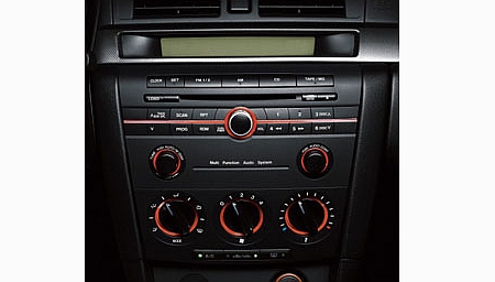 Mazda3 moduláris fejegység elemek. 1 lemezes CD modul: 58964,-Ft. CD-váltó 6lemez/MP3: 153272,-Ft. MiniDisk egység: 118454,-Ft. Kazettás magnó egység: 34777,- 