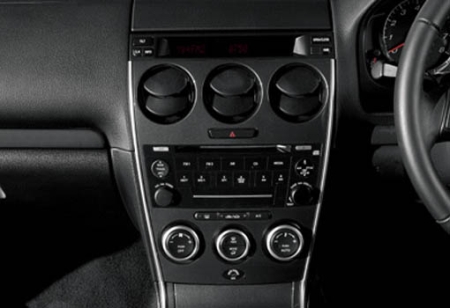 Mazda6 F/L moduláris rádió elemek: kazettás magnó modul: 40718,-Ft, 6 lemezes MP3 CD váltó modul: 153879,-Ft, mini disk modul: 145611,-Ft. 