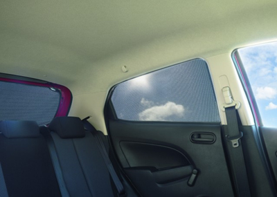 Mazda2 árnyékoló készlet a hátsó ablakokhoz: 31458,-Ft.