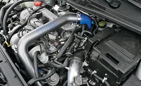 Az MPS motor a Mazda5 motorterében.