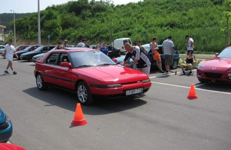 Bukólámpás Mazda 323F (BG) találkozó.