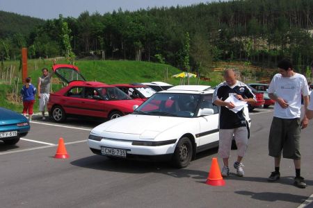 Bukólámpás Mazda 323F (BG) találkozó.