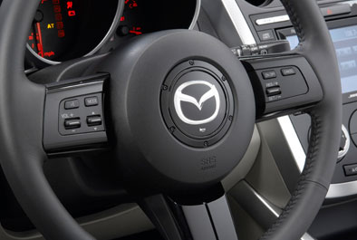 Három felszereltségi fokozattal érhető el a Mazda CX-7.
