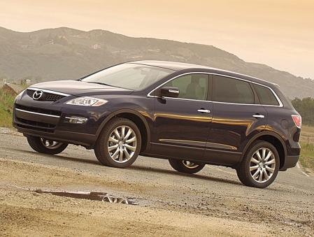 A Mazda CX-9 hajtásáról egy új fejlesztésű 3,7 literes, V6 hengerelrendezésű benzines motor gondoskodik.