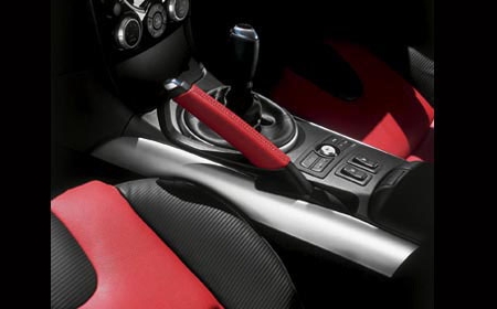 65700,-FT. Mazda RX-8 piros kézifékkar borítás.