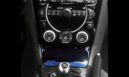 42950,-Ft. Mazda RX-8 zongoralakk felületű hamutartó fedél és belső kilincs keret.
