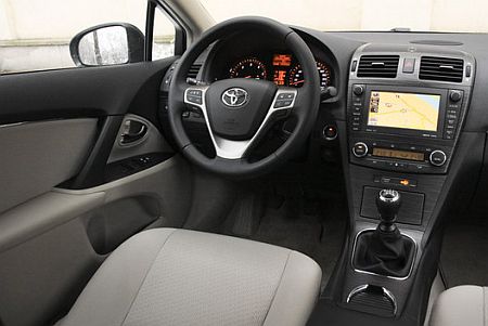 Toyota Avensis.