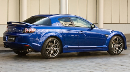 Inkább csak ráncfellvarrásnak tekinthető a formailag ma is frissnek ható Mazda RX-8 megújulása.